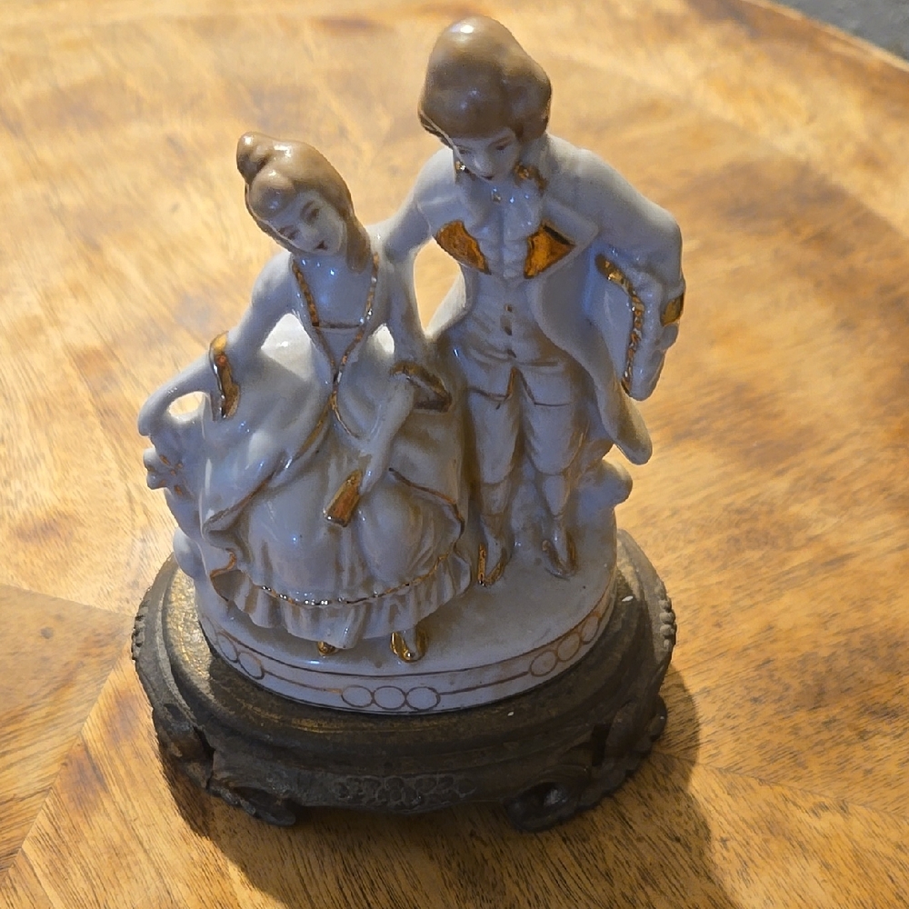Vintage Porcelain Couple Figurine